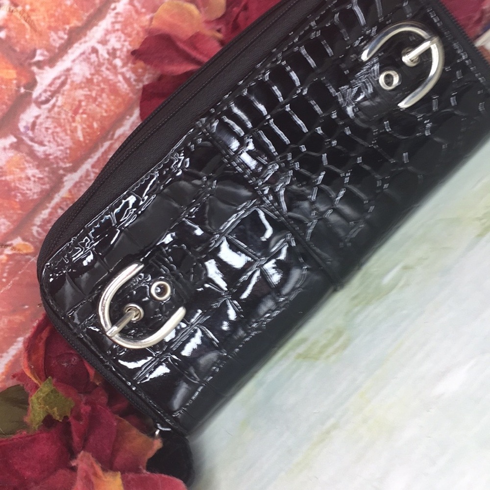 Black Crocodile-Embossed Faux Patent Leather Zippered Wallet - Picture 2 of 9